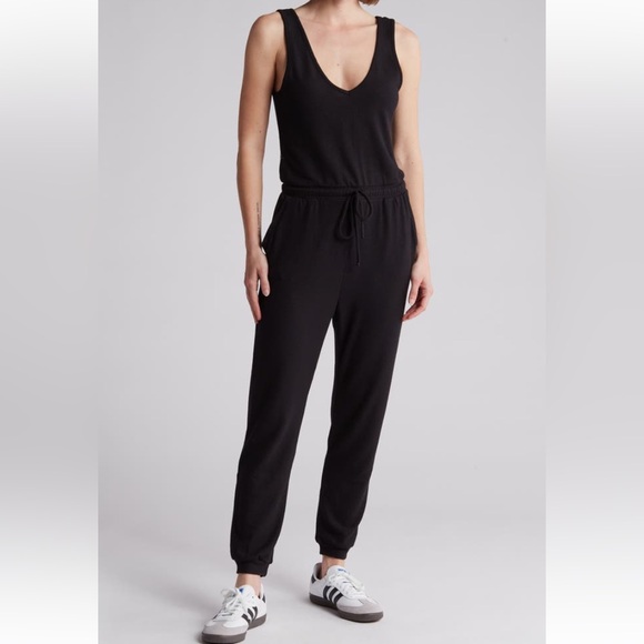 Beyond Yoga Day Off Rayon Cinch Waist Pocket Black Jumpsuit Large NWT - Picture 2 of 9